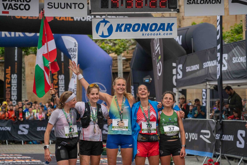 Podio femenino Zegama Aizkorri 2024